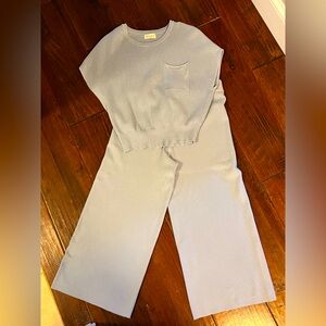Marled sweater top and high rise wide leg sweater pants set. Size Medium.